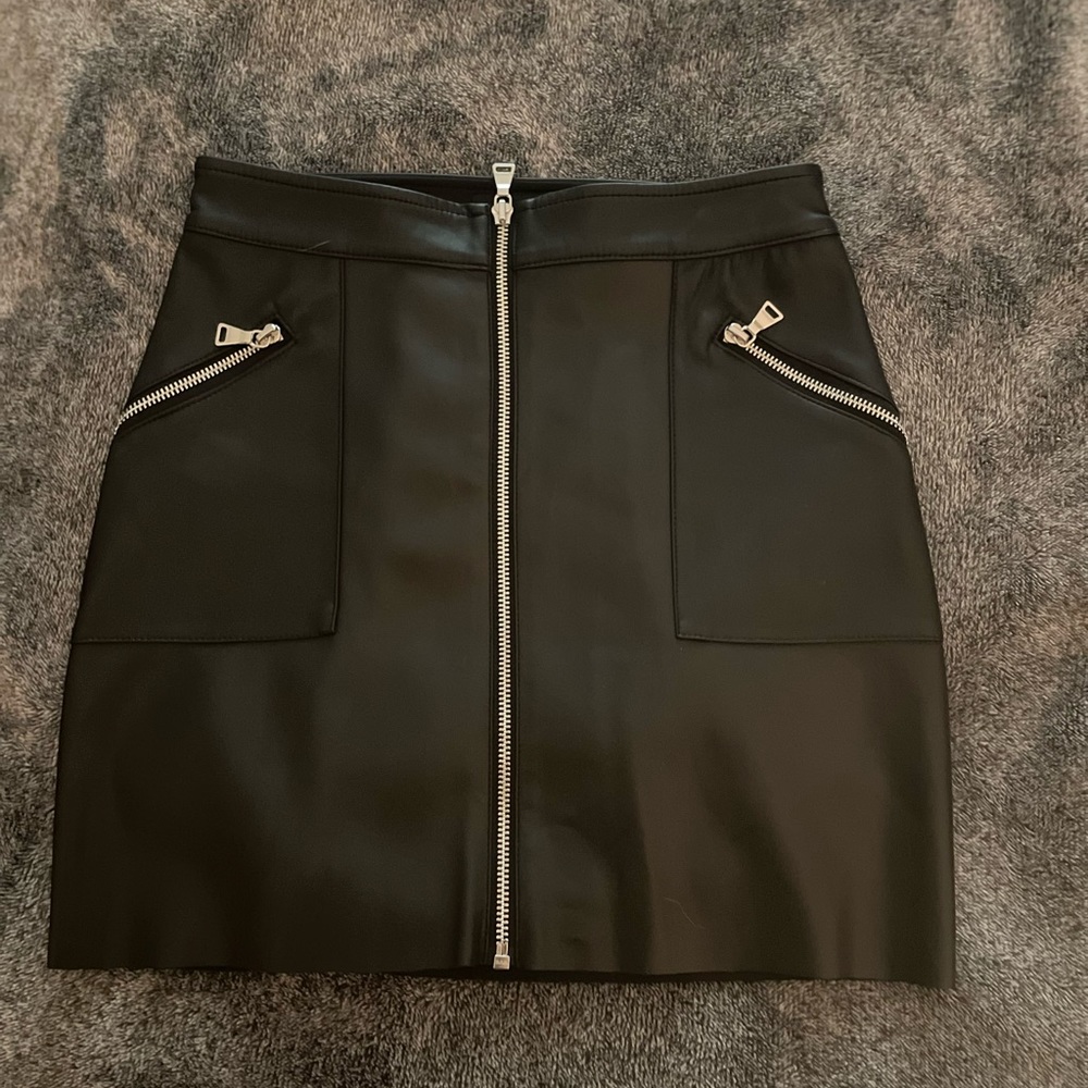 EXPRESS FAUX LEATHER ZIPPER MINI SKIRT SIZE 0